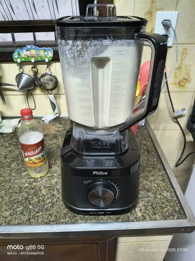 foto de Liquidificador Philco 1500W 3,1L 12 Velocidades com 6 Lâminas PLQ15A