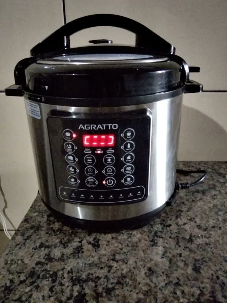 foto de Panela Pressão Elétrica 6 Litros Multifunções Painel Digital Antiaderente Agratto Appd01i