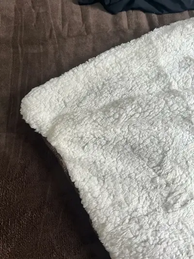 foto de Coberdrom Sherpa Casal Queen Dupla Face Ultra Quente Com Lã Carneiro Peluciado Macio Acabamento Premium Cor Cinza