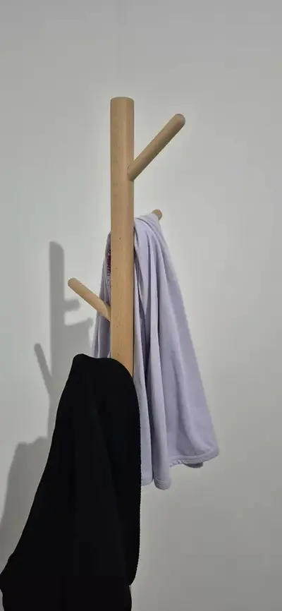 foto de Mancebo Cabideiro Arara Desmontavel Vertical de Chão em Madeira, 175cm 8 Ganchos Estável, Heimon