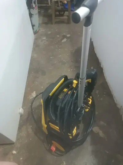 foto de Lavadora de Alta Pressão e Aspirador 2 em 1 LAV 1580 220V Vonder 1500W com Stop Total e Filtro HEPA