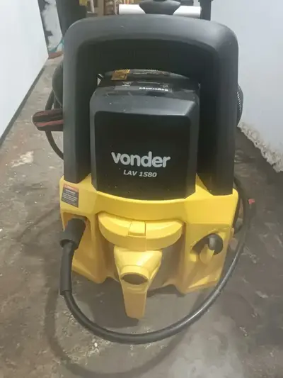 foto de Lavadora de Alta Pressão e Aspirador 2 em 1 LAV 1580 220V Vonder 1500W com Stop Total e Filtro HEPA