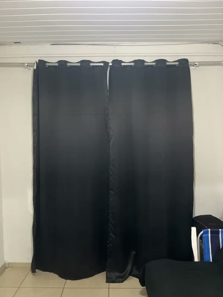 foto de Cortina Tecido Blackout Corta Luz 2m Largura X 1,50 Metros Altura Sala Quarto Janela Blindex Cor Palha