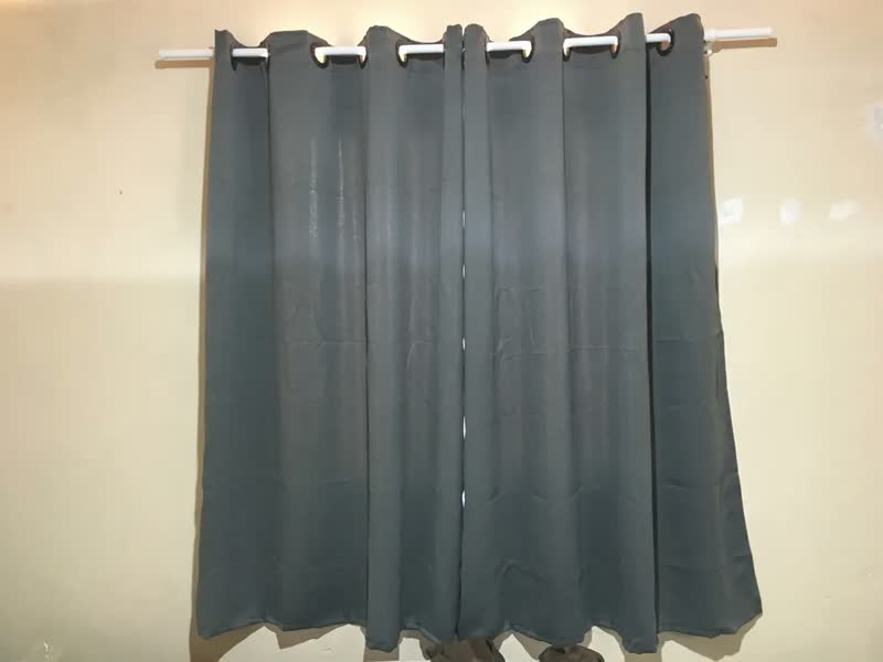 foto de Cortina Tecido Blackout Corta Luz 2m Largura X 1,50 Metros Altura Sala Quarto Janela Blindex Cor Palha