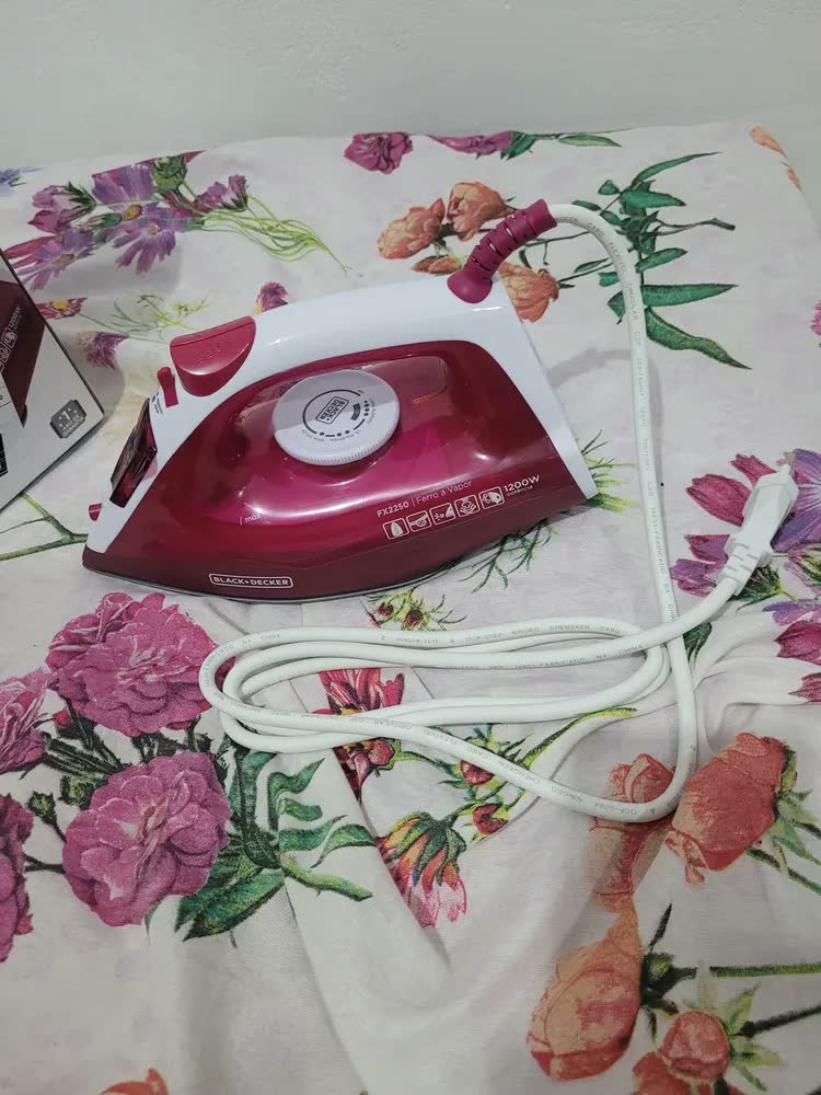 foto de Ferro De Passar Roupa À Seco Ou Vapor Black Decker Fx2250