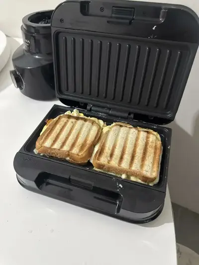 foto de Sanduicheira e Grill britânia BGR25B 2 em 1 750w Preto