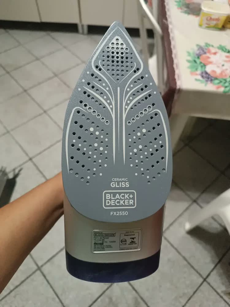 foto de Ferro De Passar Roupa À Seco Ou Vapor Black Decker Fx2550