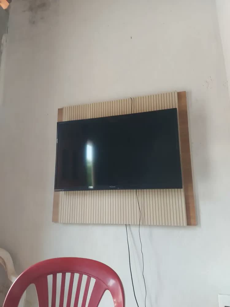 foto de Painel Tv Sala Estante Parede Pequeno Ripado 90cm Moderno