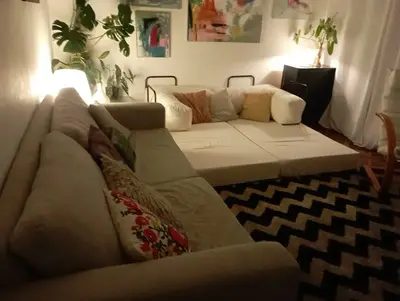foto de Sofá Cama Retrátil Modular Cinza Em Bouclê Design Moderno Sofá Na Caixa Casal Industrial