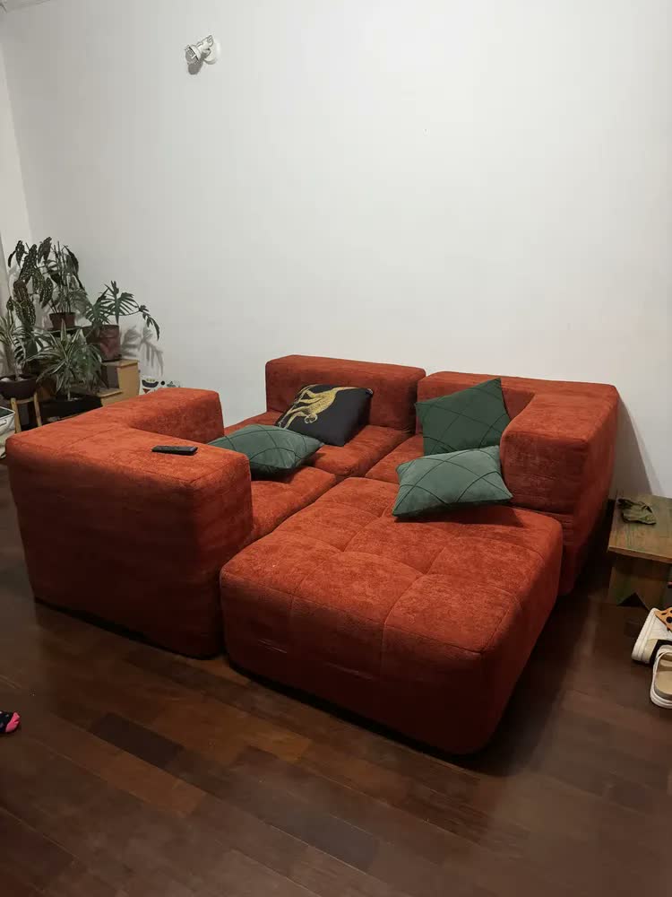 foto de Sofá Cama Modular Bouclê Terracota Na Caixa Chaise Bilateral Compacto Vira Casal Estilo Industrial