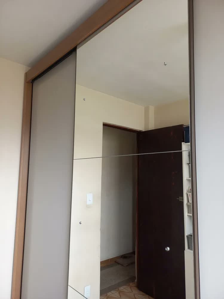 foto de Guarda Roupa Casal Branco Com Espelho 3 Portas 6 Gavetas MDF
