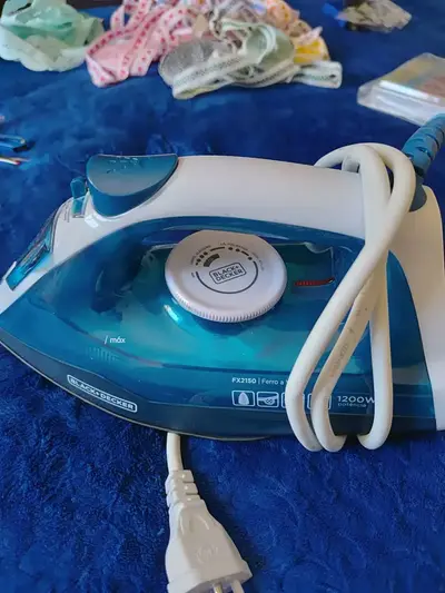 foto de Ferro De Passar Roupa À Seco Ou Vapor Black+Decker Fx2150 Azul