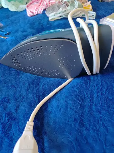 foto de Ferro De Passar Roupa À Seco Ou Vapor Black+Decker Fx2150 Azul