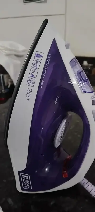 foto de Ferro De Passar Roupa A Vapor Black+decker Fx1050