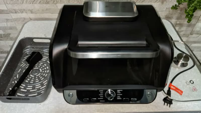 foto de Fritadeira Air Fryer Wap Digital Barbecue 10L Multifunções Preta
