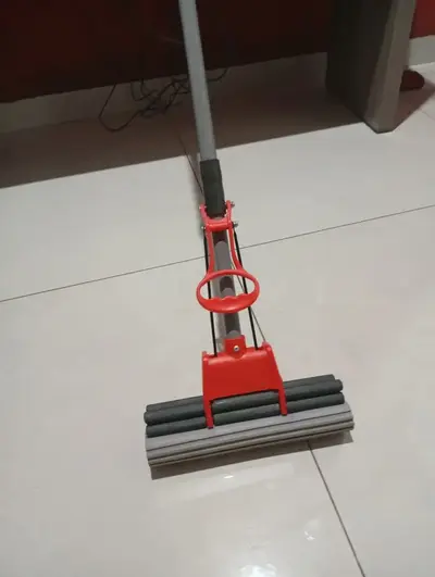 foto de Mop Limpeza Rodo Mágico Vassoura Mágica Limpeza Premium Hannover Home Esfregão Limpeza, Mop Esfregão Preto,Cinza e Vermelho