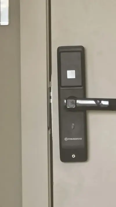 foto de Fechadura Digital Reconhecimento Facial 3D Primebras Frankfurt WiFi Biometria Senha Cartão RFID Eletrônico App Preto
