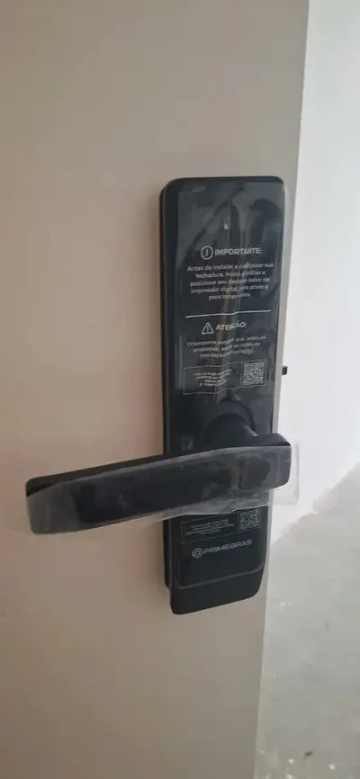 foto de Fechadura Digital Reconhecimento Facial 3D Primebras Frankfurt WiFi Biometria Senha Cartão RFID Eletrônico App Preto