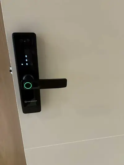 foto de Fechadura Digital Reconhecimento Facial 3D Primebras Frankfurt WiFi Biometria Senha Cartão RFID Eletrônico App Preto