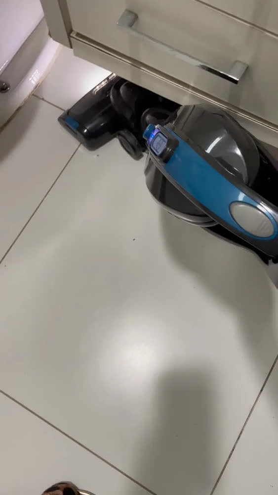 foto de Aspirador de Pó Vertical Philco PAS56 Sem Fio 2 em 1 para Casa com Bateria de Lítio