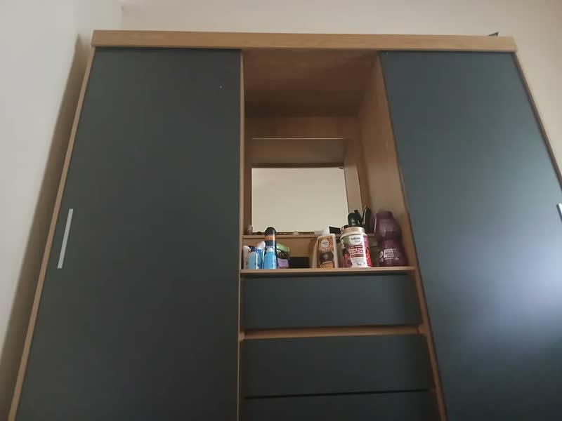 foto de Guarda-roupa Italo Casal 2 Portas De Correr Com Espelho e Porta Jóia Cor Preto Fosco