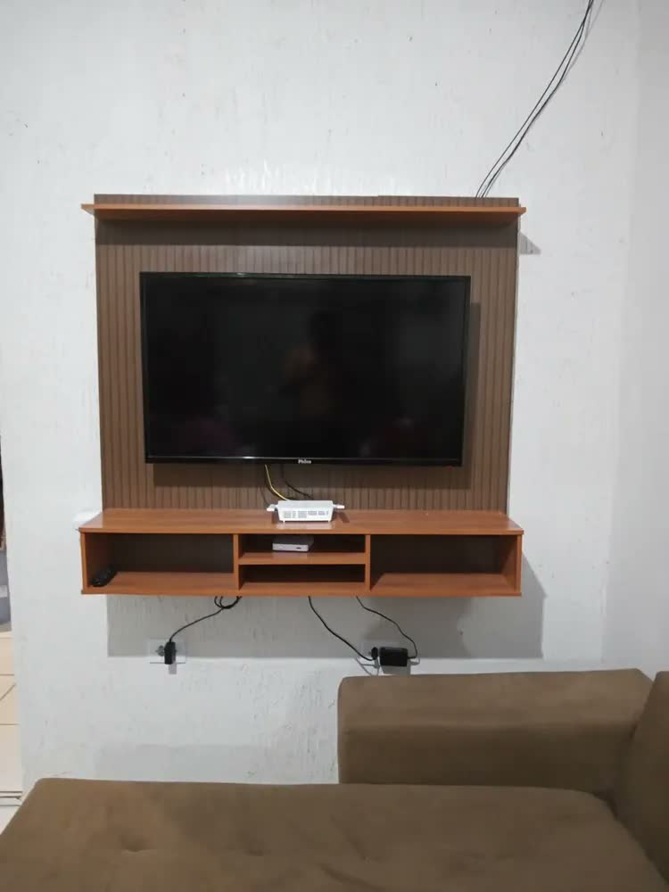 foto de Painel Ripado Everest Para Tv Até 50 Polegadas 120cm Cor Canela