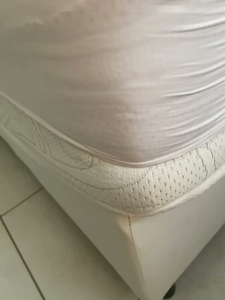 foto de Jogo De Lençol 3 Peças Queen Padrão C/ Elástico 400 Fios Fronha Ponto Palito Super Macio Hotel Luxu Cor Preto Premium
