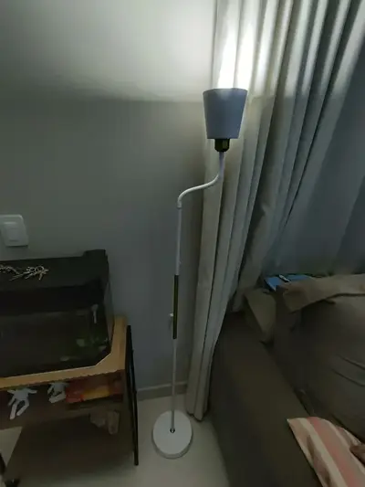 foto de Luminária Chao De Piso Design Elegante Abajur De Chão