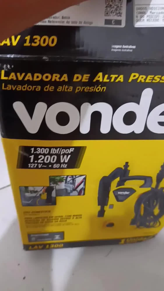 foto de Lavadora De Alta Pressão Potente 1200w Kit Shampo Vonder