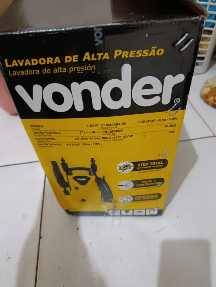 foto de Lavadora De Alta Pressão Potente 1200w Kit Shampo Vonder