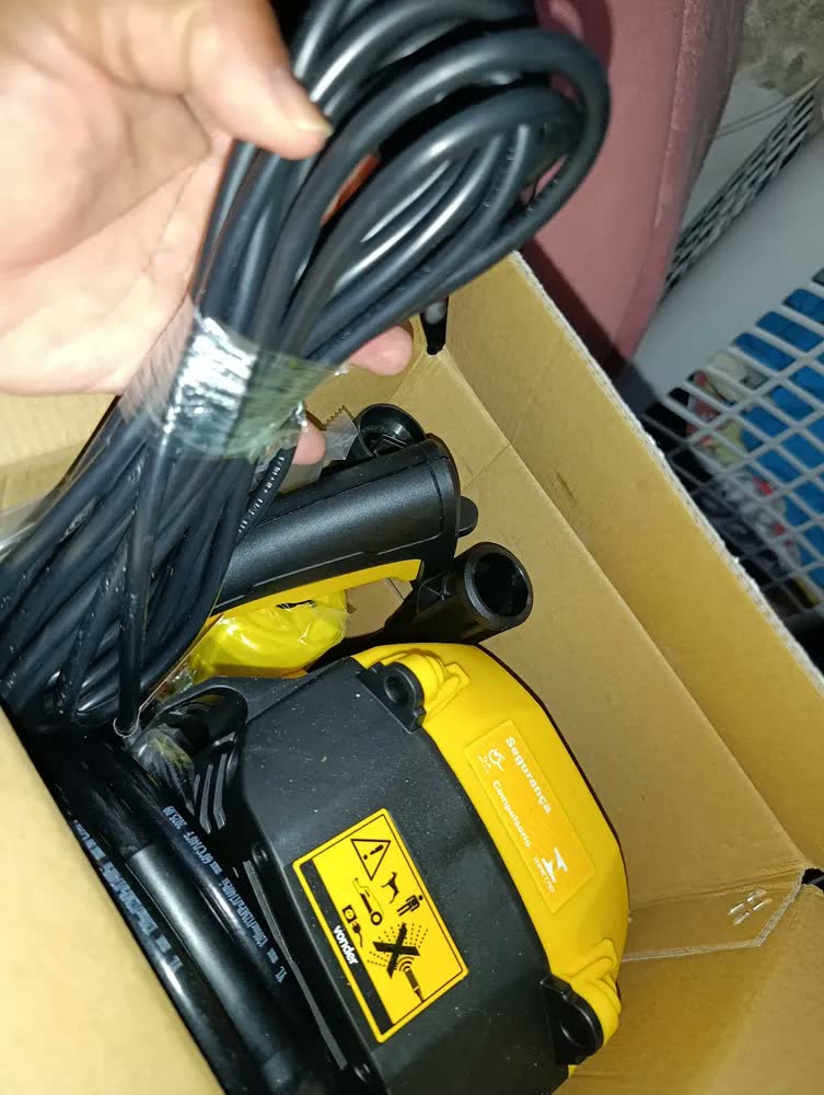 foto de Lavadora De Alta Pressão Potente 1200w Kit Shampo Vonder