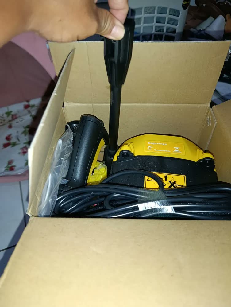 foto de Lavadora De Alta Pressão Potente 1200w Kit Shampo Vonder