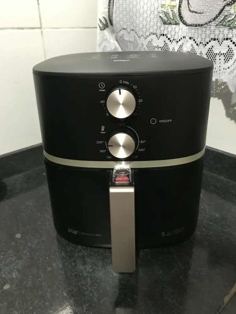 foto de Fritadeira Elétrica Air Fryer Wap Wafg2s 5 Litros Com Revestimento Antiaderente 1500w 220v