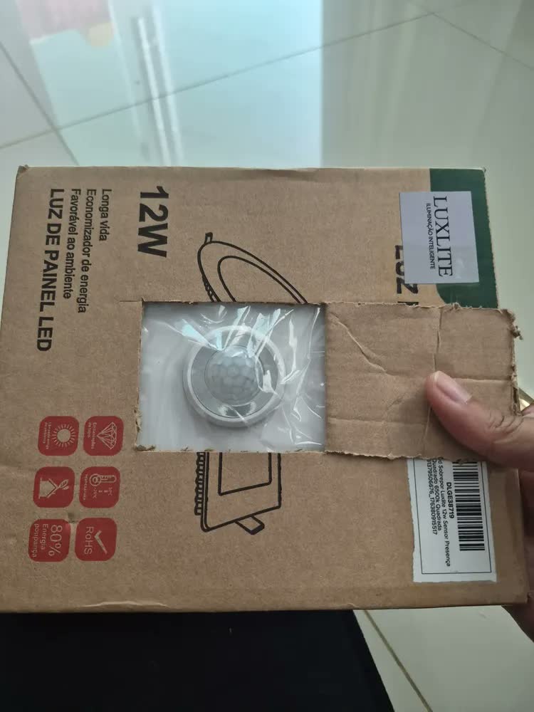 foto de Plafon LED Sobrepor LuxLite 12W Sensor Presença Luz Fria Quadrado 6500K