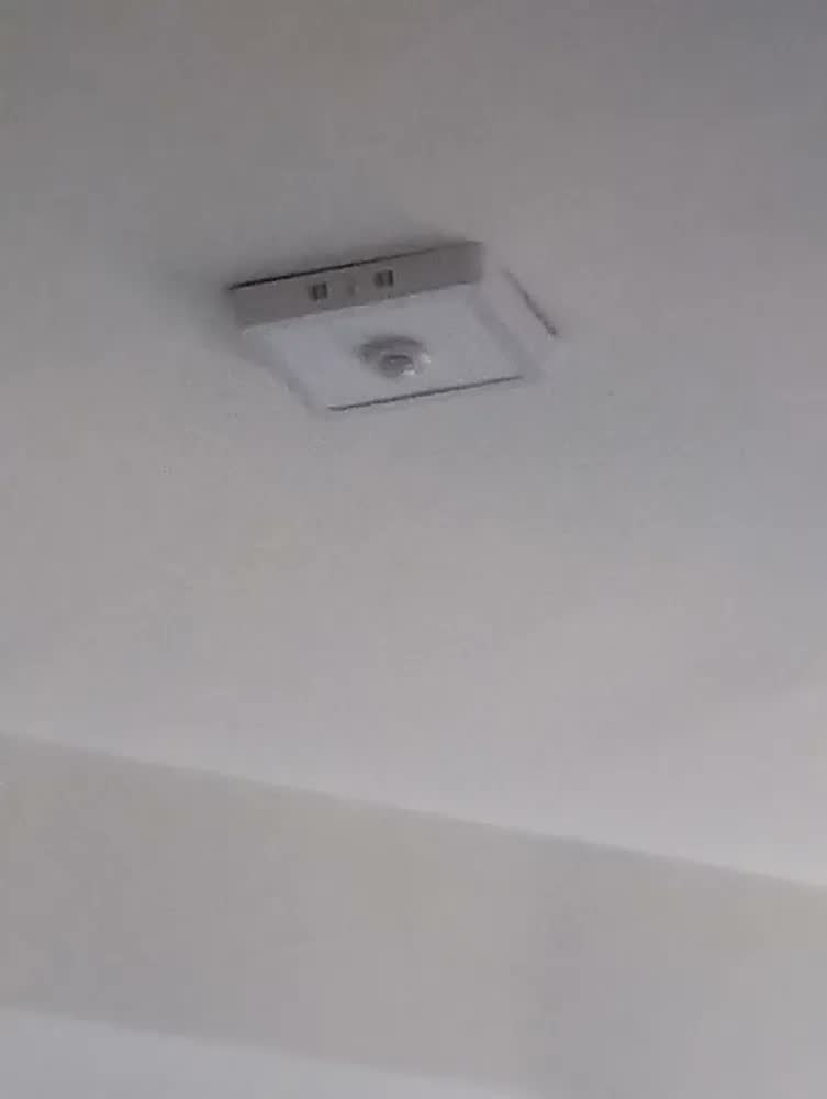 foto de Plafon LED Sobrepor LuxLite 12W Sensor Presença Luz Fria Quadrado 6500K