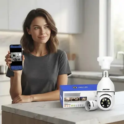 foto de Câmera Lâmpada Jortan Giratória 360° Visão Noturna Wi-Fi Full HD E27