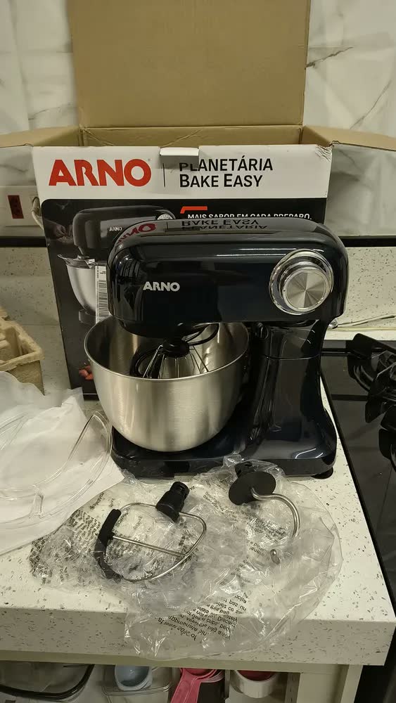 foto de Batedeira Arno Planetária Bake Easy KM10 cor Inox e preto