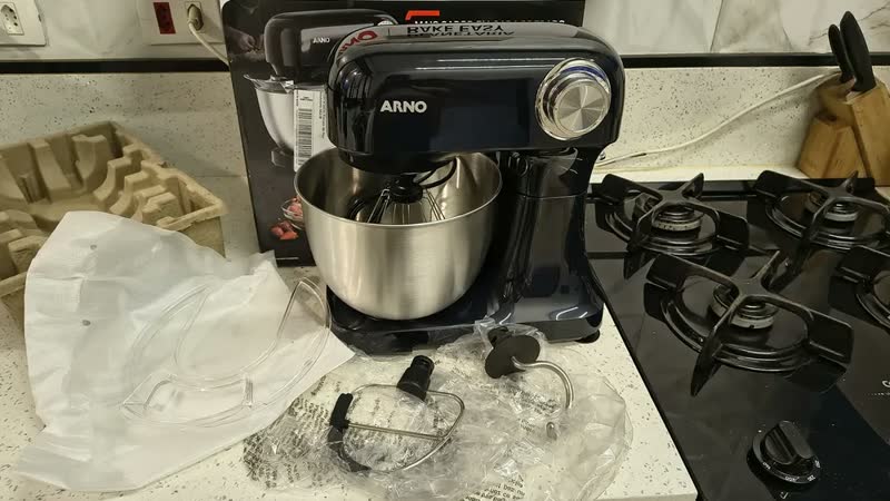 foto de Batedeira Arno Planetária Bake Easy KM10 cor Inox e preto