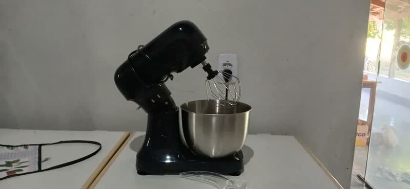 foto de Batedeira Arno Planetária Bake Easy KM10 cor Inox e preto