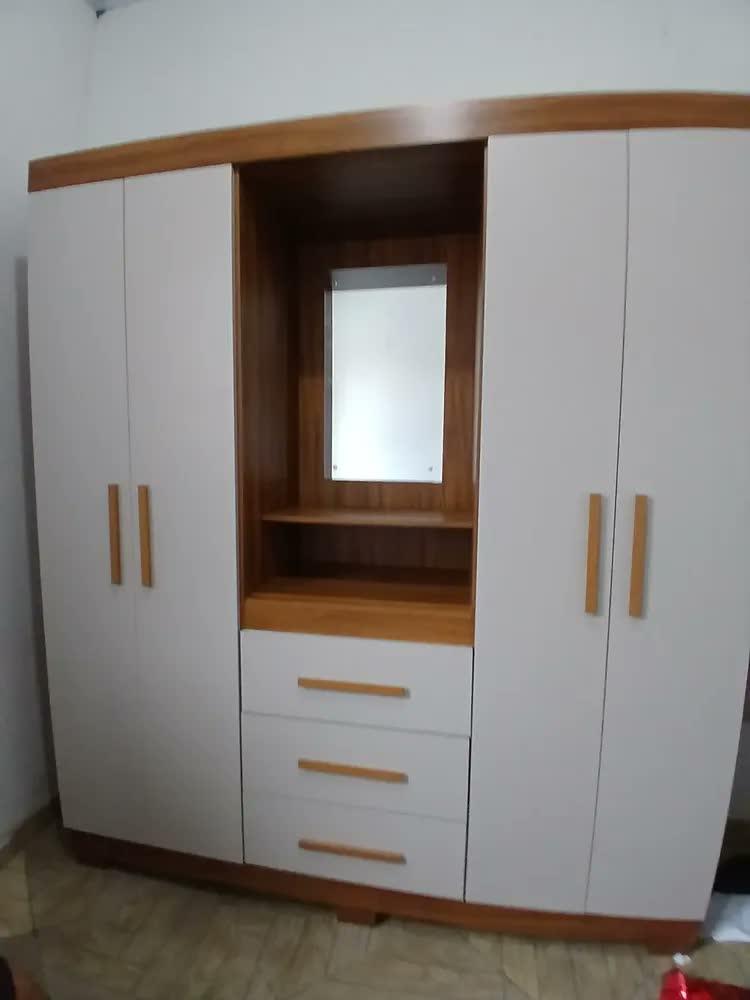 foto de Guarda Roupa Casal 4 Portas Roupeiro Com Gavetas E Espelho Cor Freijó Com Off White