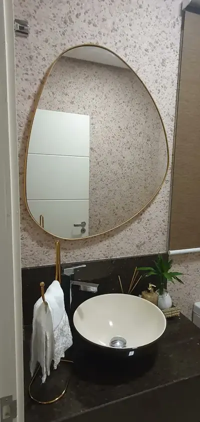 foto de Espelho Decorativo Organico Com Borda Em Lamina De Madeira G Moldura Sumauma