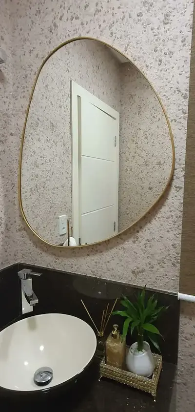foto de Espelho Decorativo Organico Com Borda Em Lamina De Madeira G Moldura Sumauma
