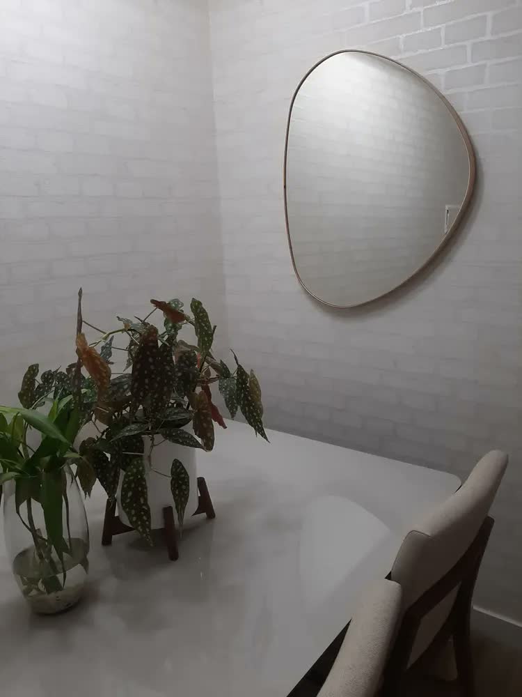 foto de Espelho Decorativo Organico Com Borda Em Lamina De Madeira G Moldura Sumauma