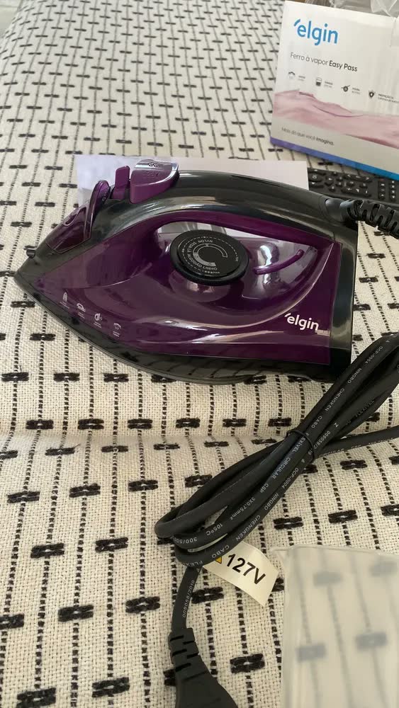 foto de Ferro De Passar Elgin Vapor Easy Pass Cor Roxo