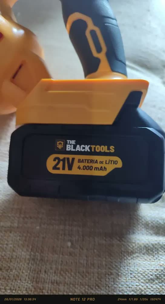 foto de Aspirador De Pó Portátil Industrial Profissional Filtro Hepa Bateria 21v Acompanha 6 Acessórios Tap21a The Black Tools