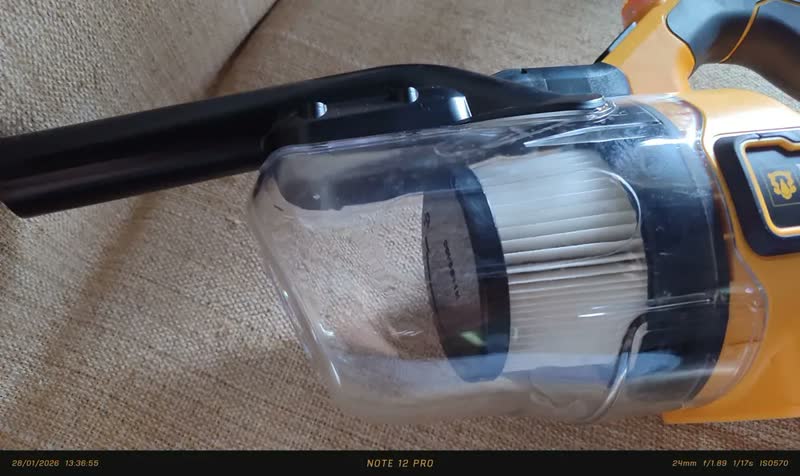 foto de Aspirador De Pó Portátil Industrial Profissional Filtro Hepa Bateria 21v Acompanha 6 Acessórios Tap21a The Black Tools