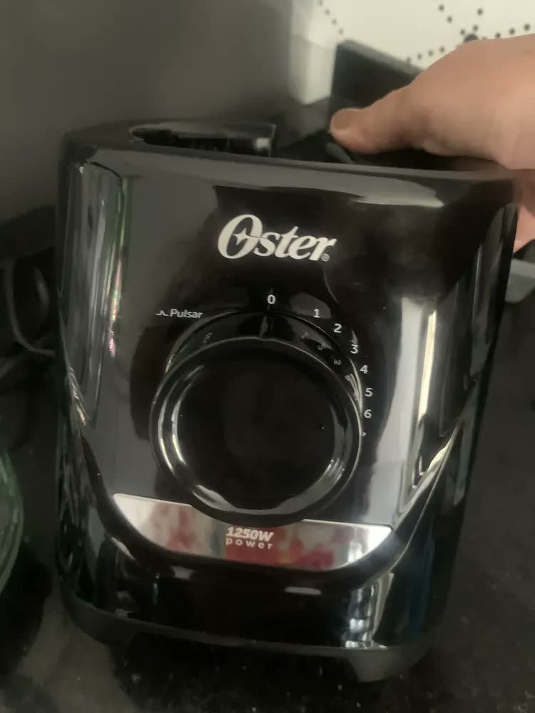 foto de Liquidificador Power Oster Preto 2,2l Oster