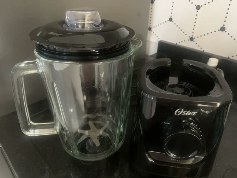 foto de Liquidificador Power Oster Preto 2,2l Oster