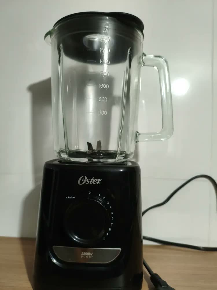 foto de Liquidificador Power Oster Preto 2,2l Oster