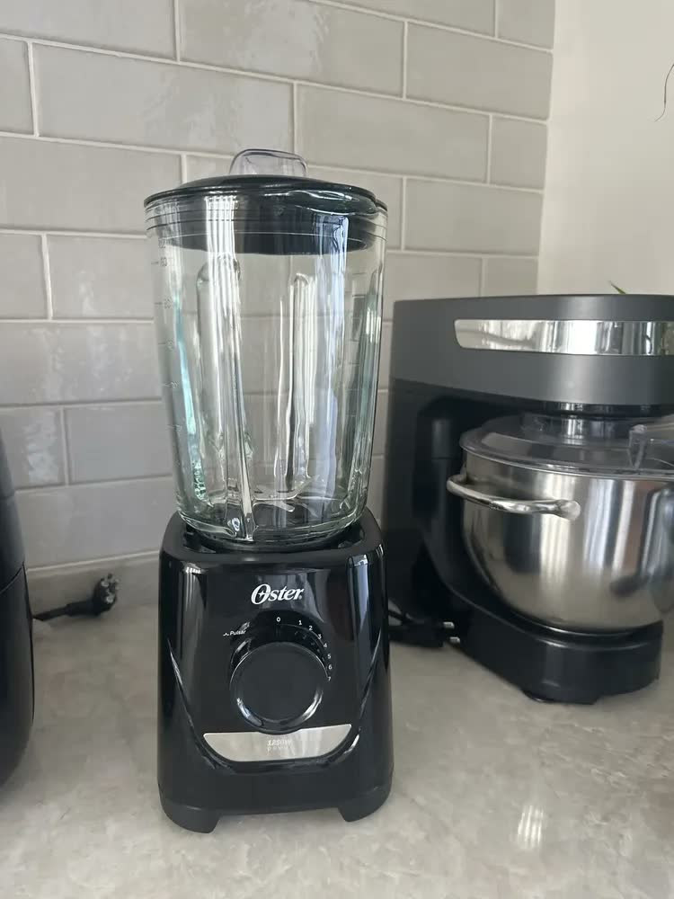foto de Liquidificador Power Oster Preto 2,2l Oster